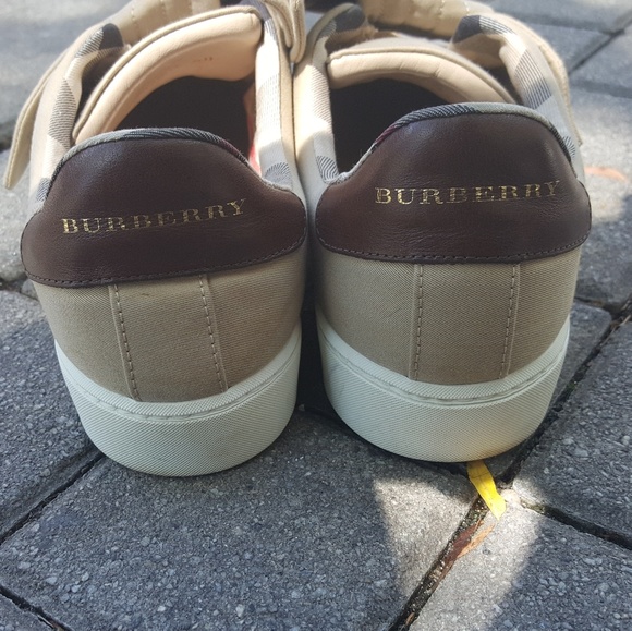 HOSTPICK !!! BURBERRY  Runway Collection Sneakers - Picture 2 of 8